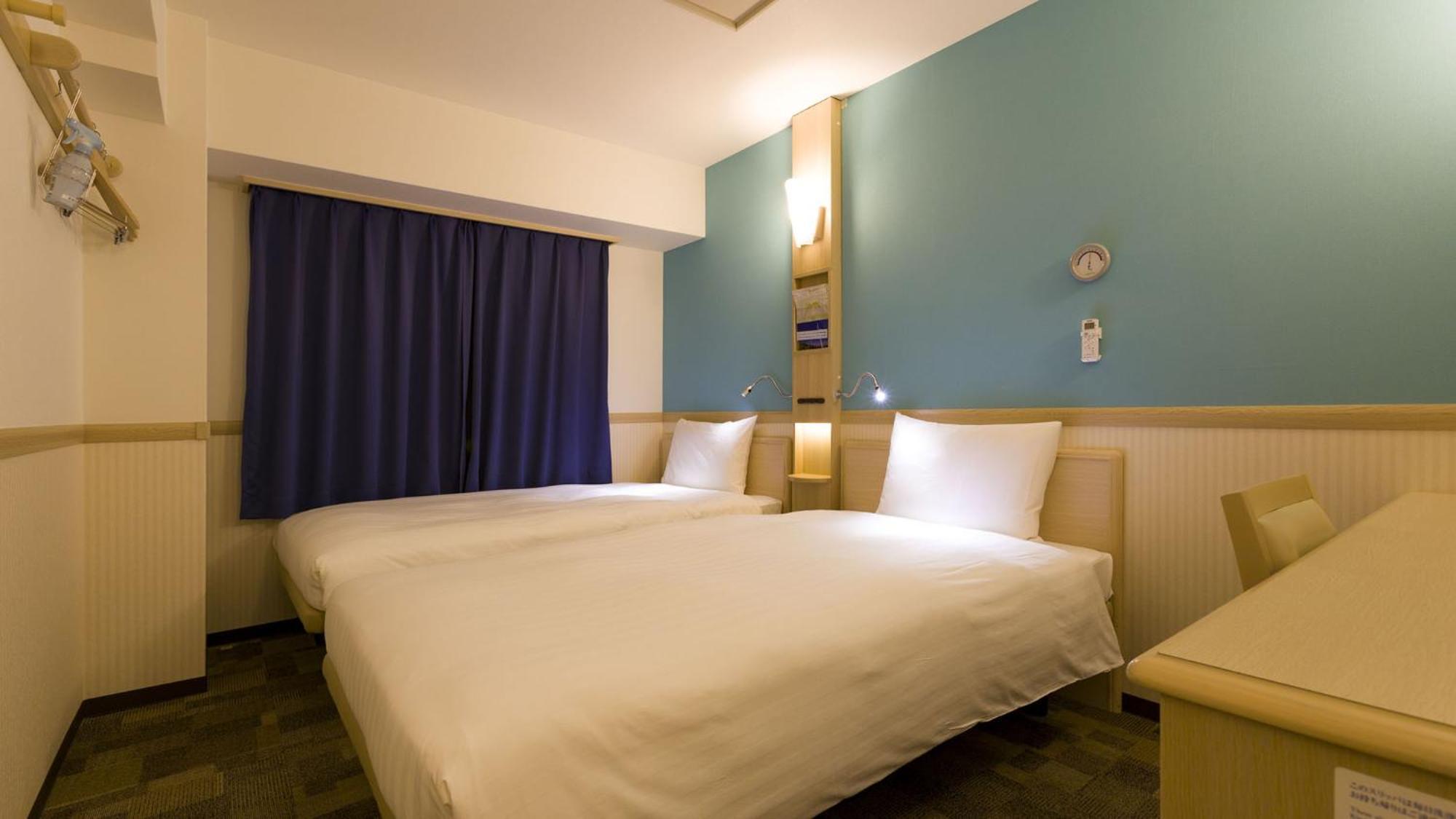Toyoko Inn Shizuoka Shimizu Ekimae Szoba fotó
