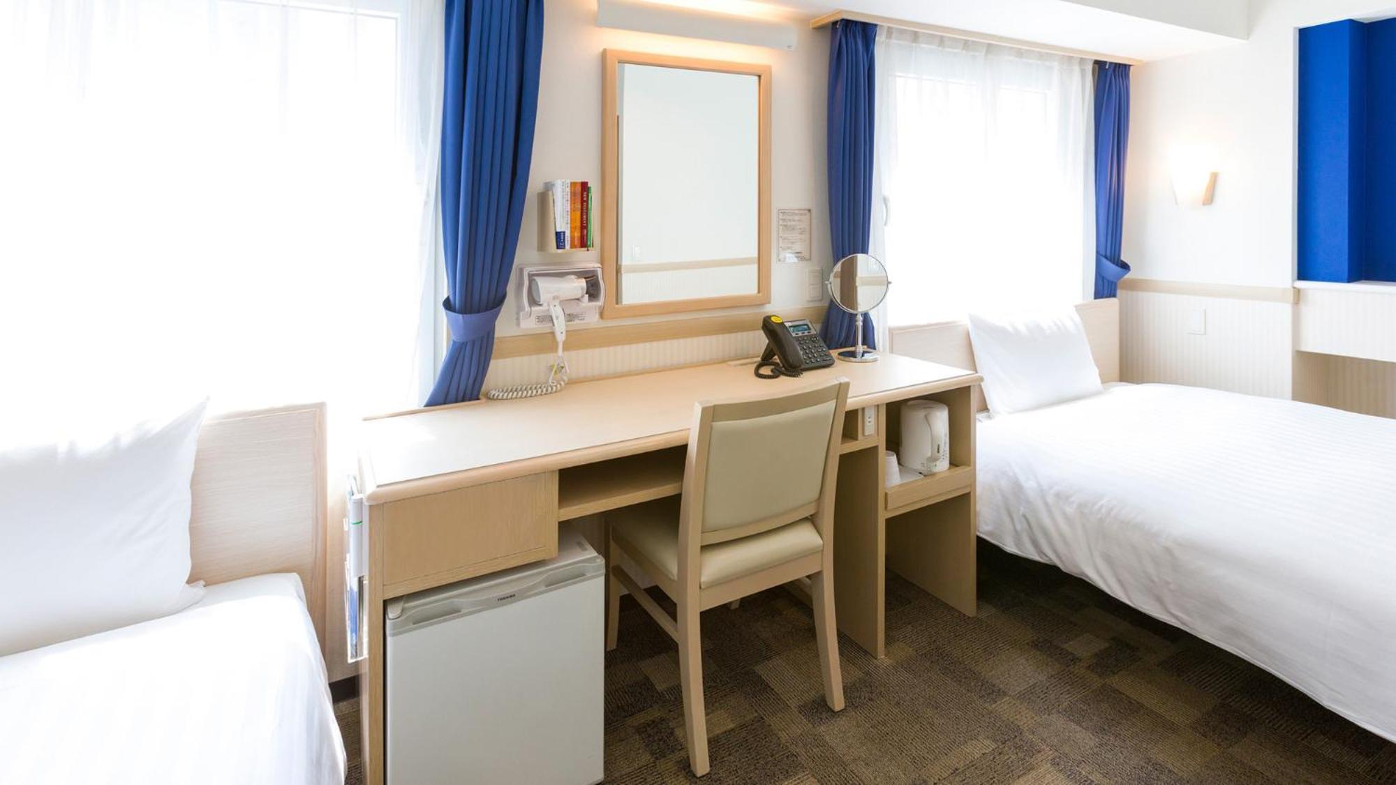 Toyoko Inn Shizuoka Shimizu Ekimae Szoba fotó
