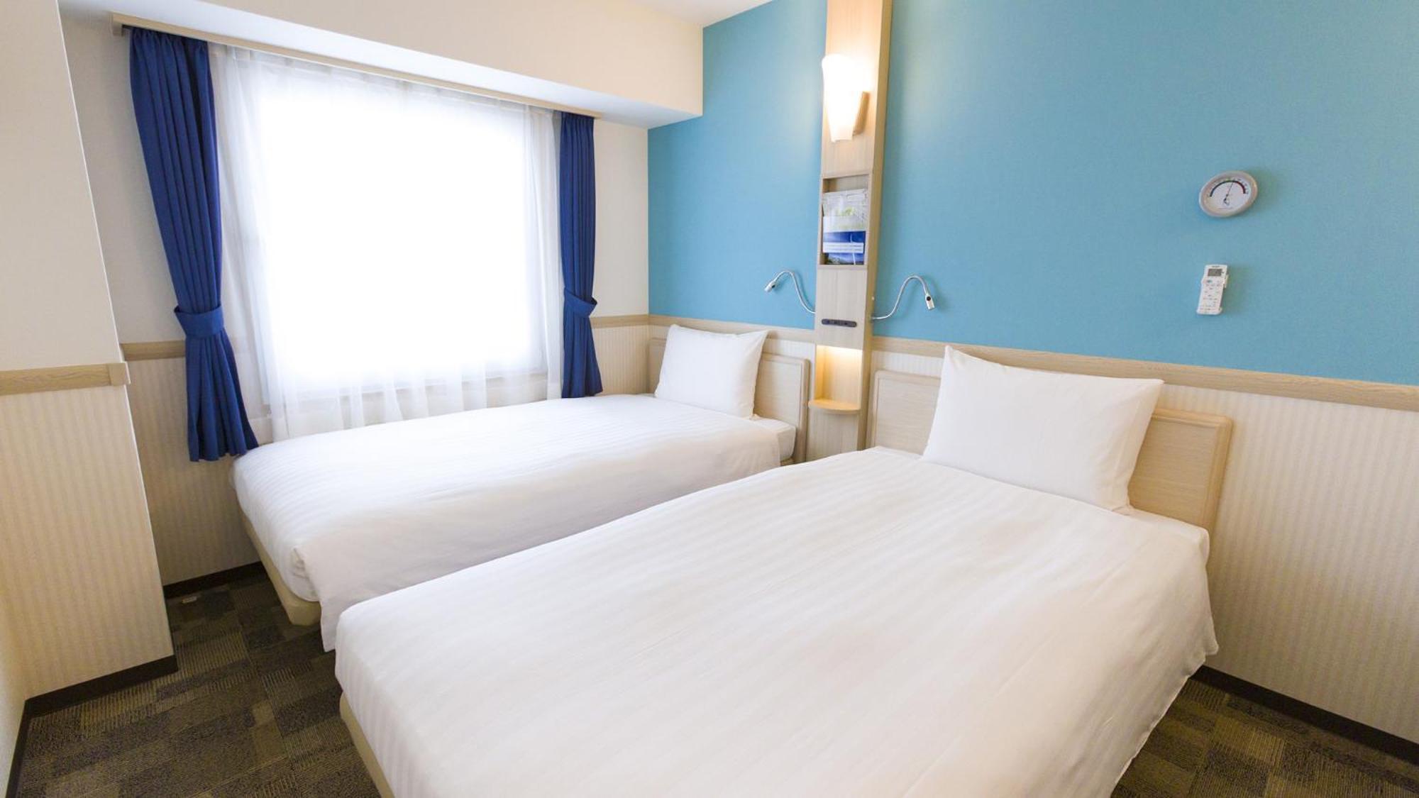 Toyoko Inn Shizuoka Shimizu Ekimae Szoba fotó